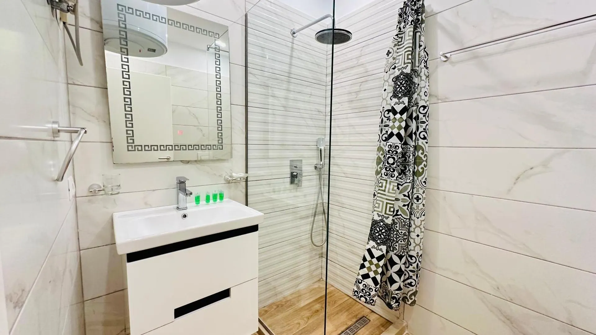 Vlorë Jico Travel - Astera Apartments 0*,  אלבניה